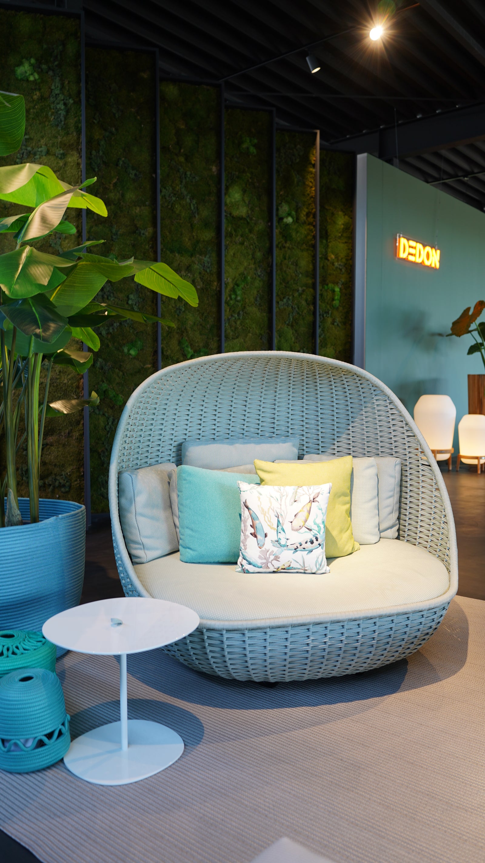 Paola Lenti - Orbitry swiveling armchair incl. 5 kussens