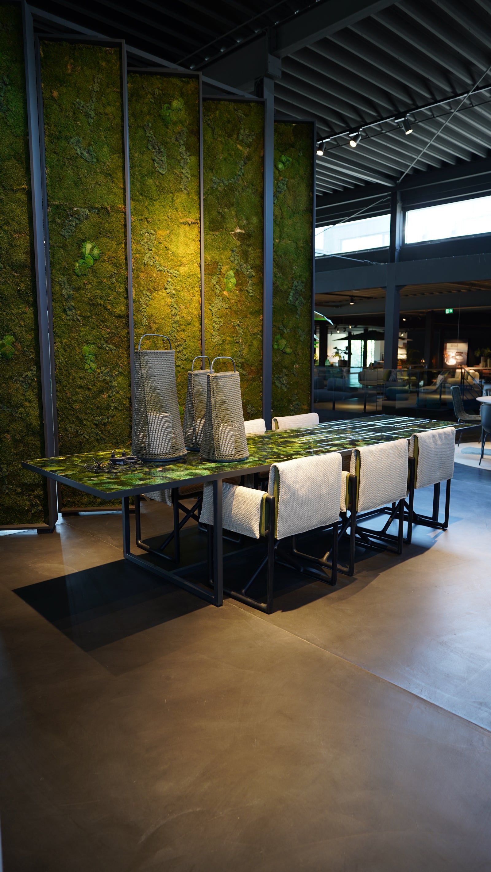 Paola Lenti - Sciara table B115M - Size: 360x99xH74cm en Portofino diningchair 6 stuks