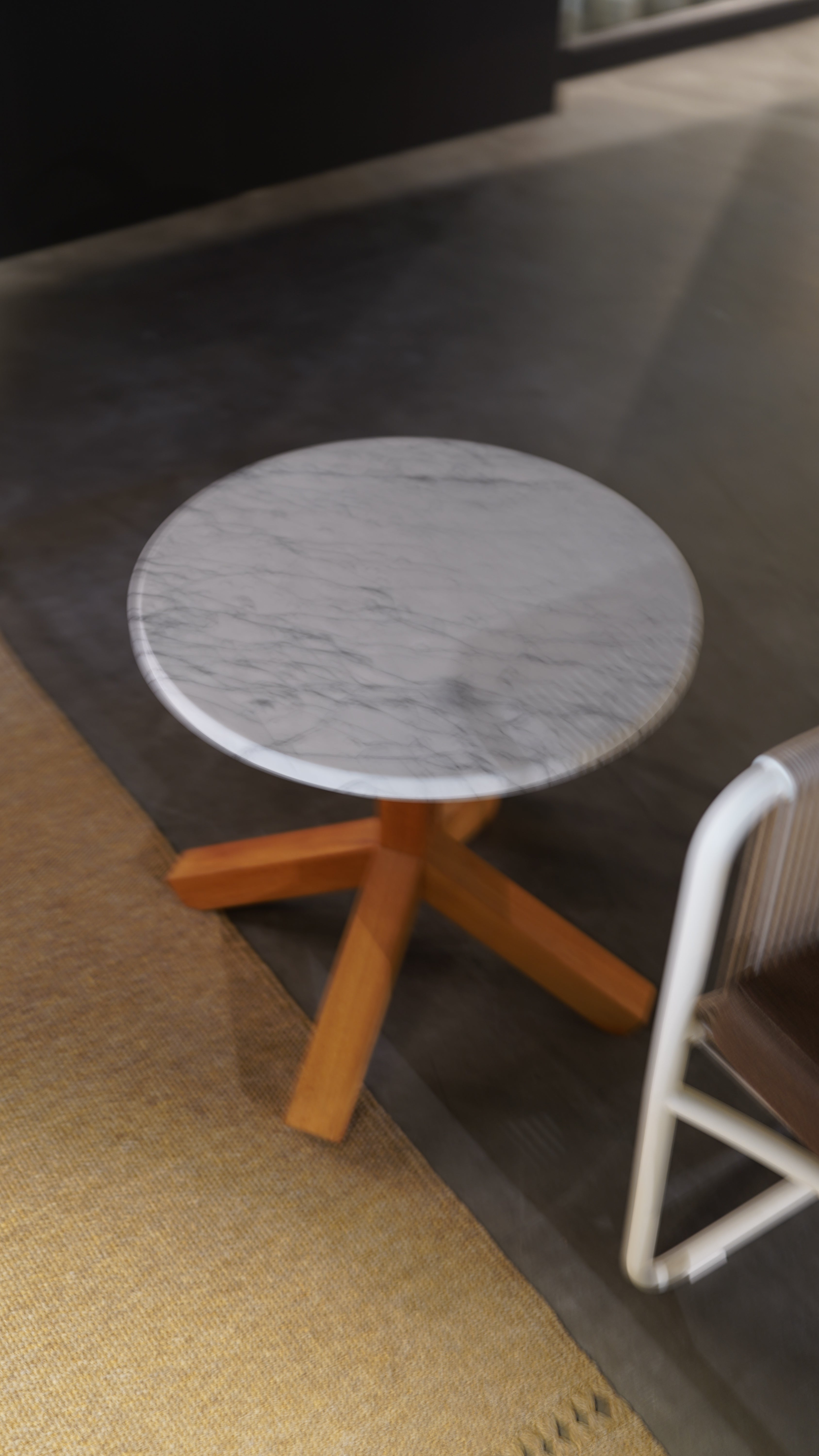 Roda - Root 045 Sidetable
