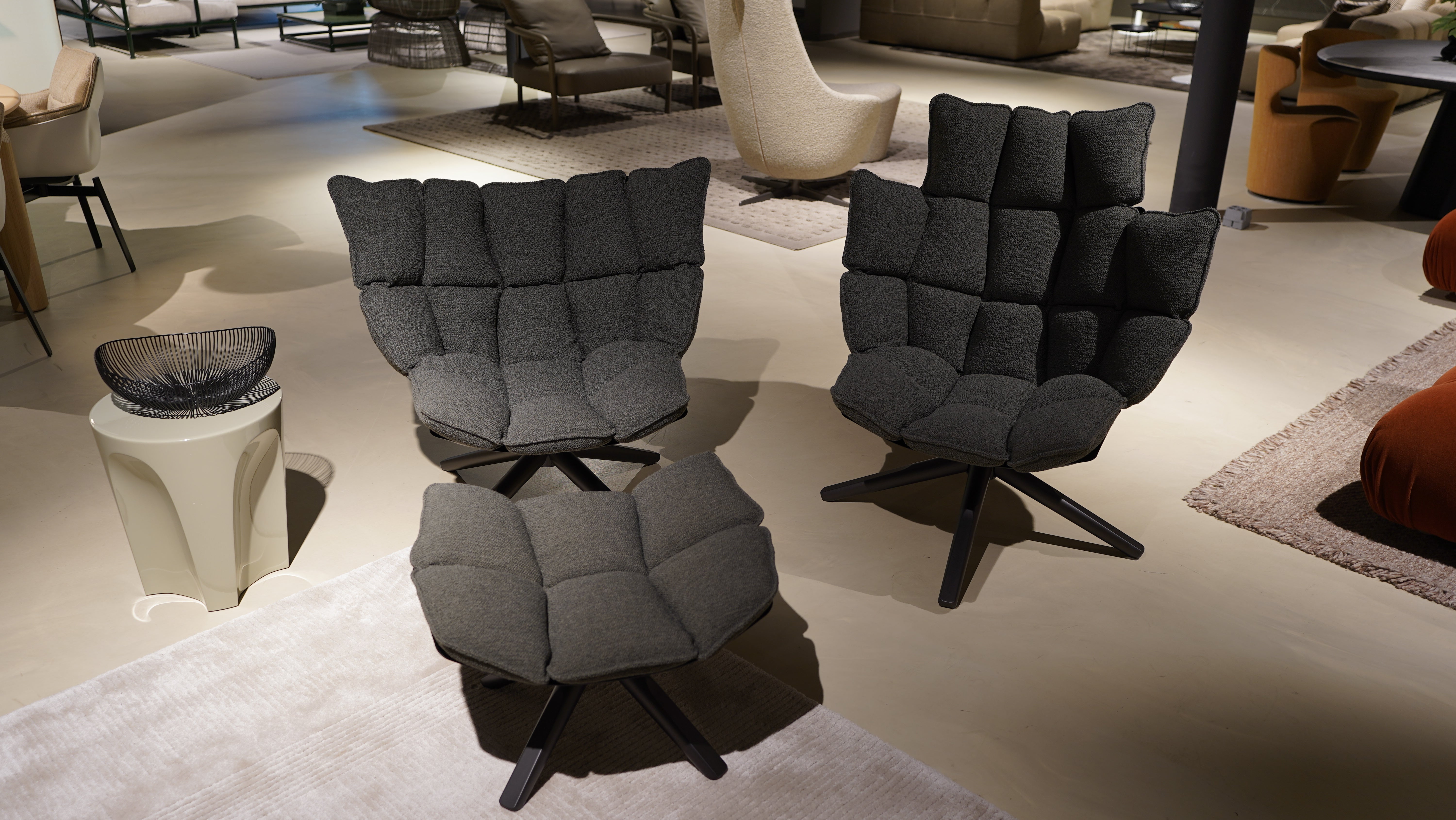 B&B Italia - Husk fauteuils met voetenbankje (set van 3)