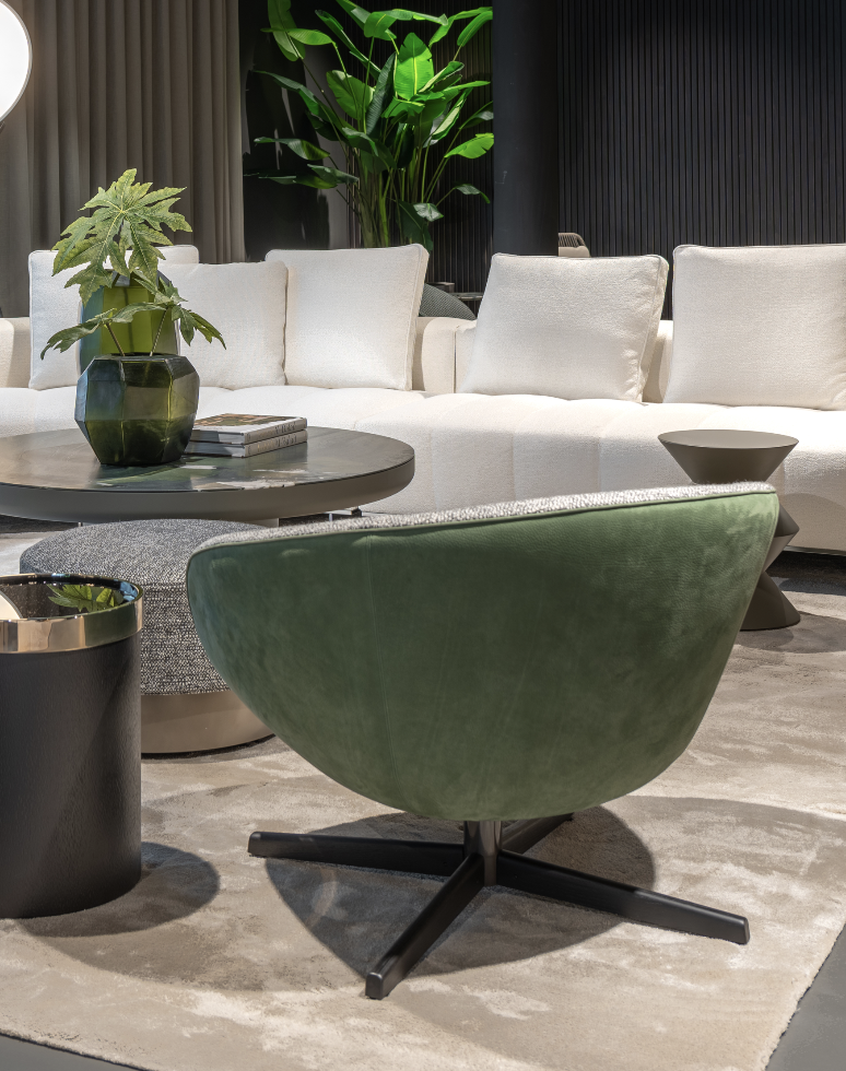 Minotti - Russel armchair Swivel set van 2st.