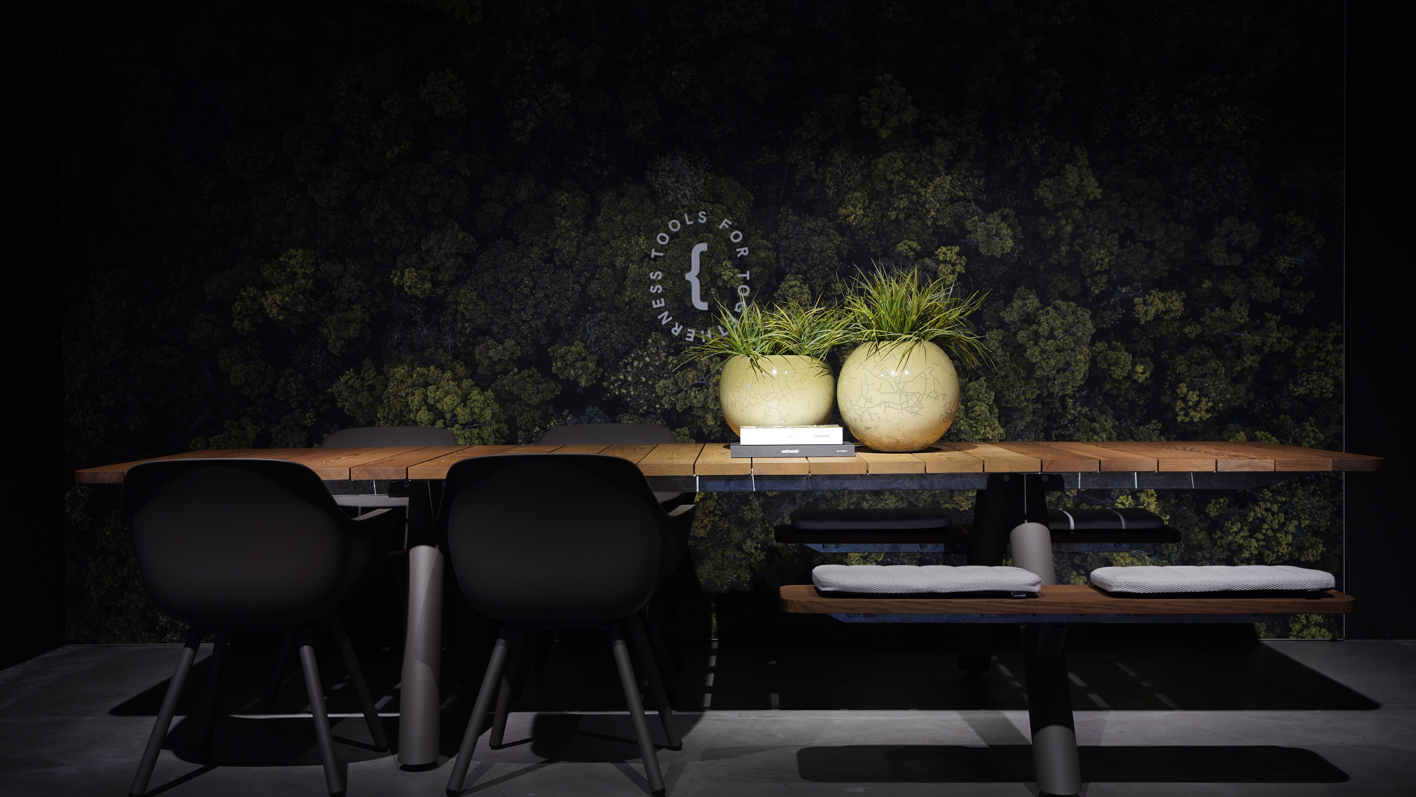 Extremis - Panigiri combo table incl. stoelen