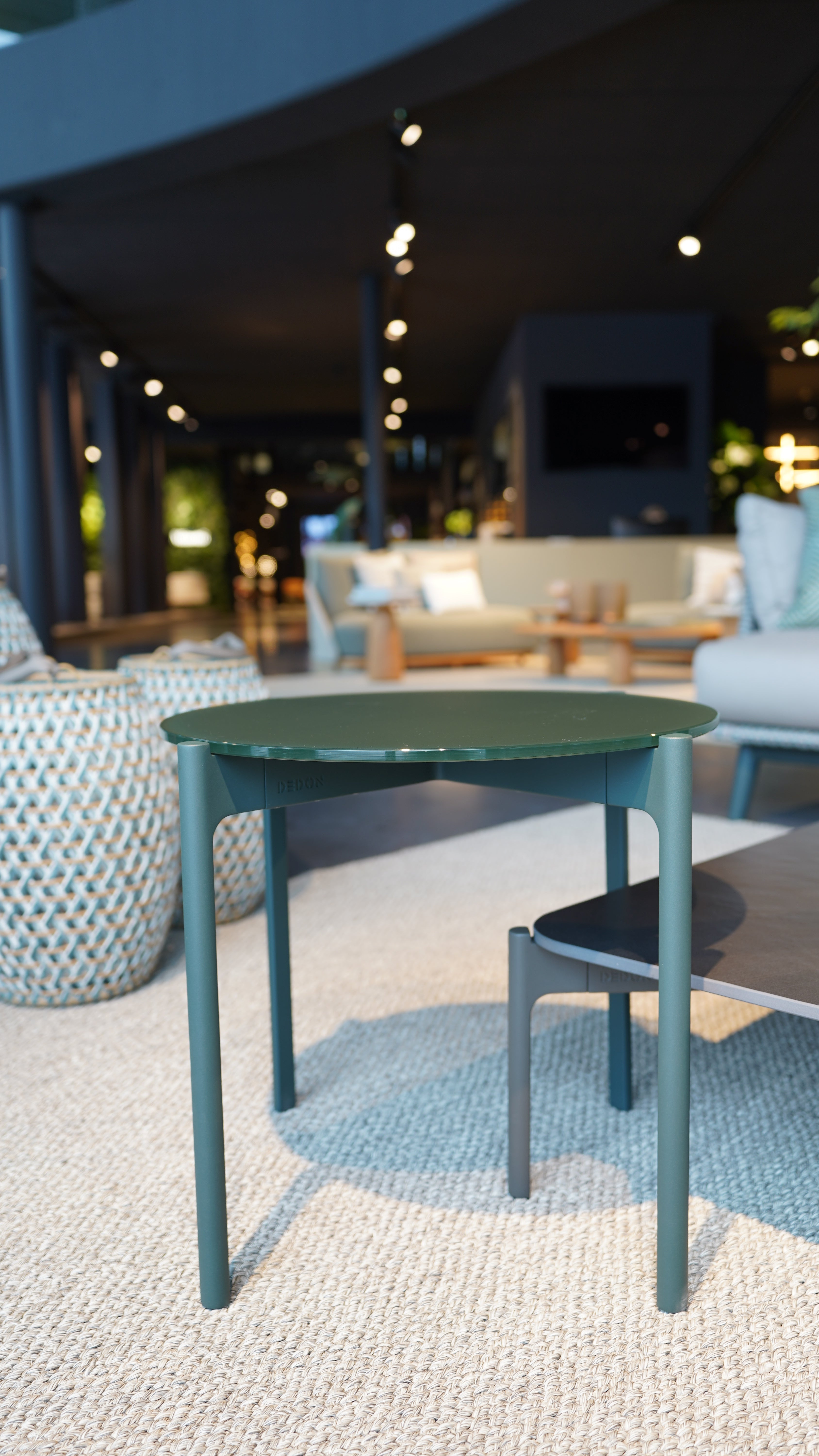 Dedon - Izon sidetable