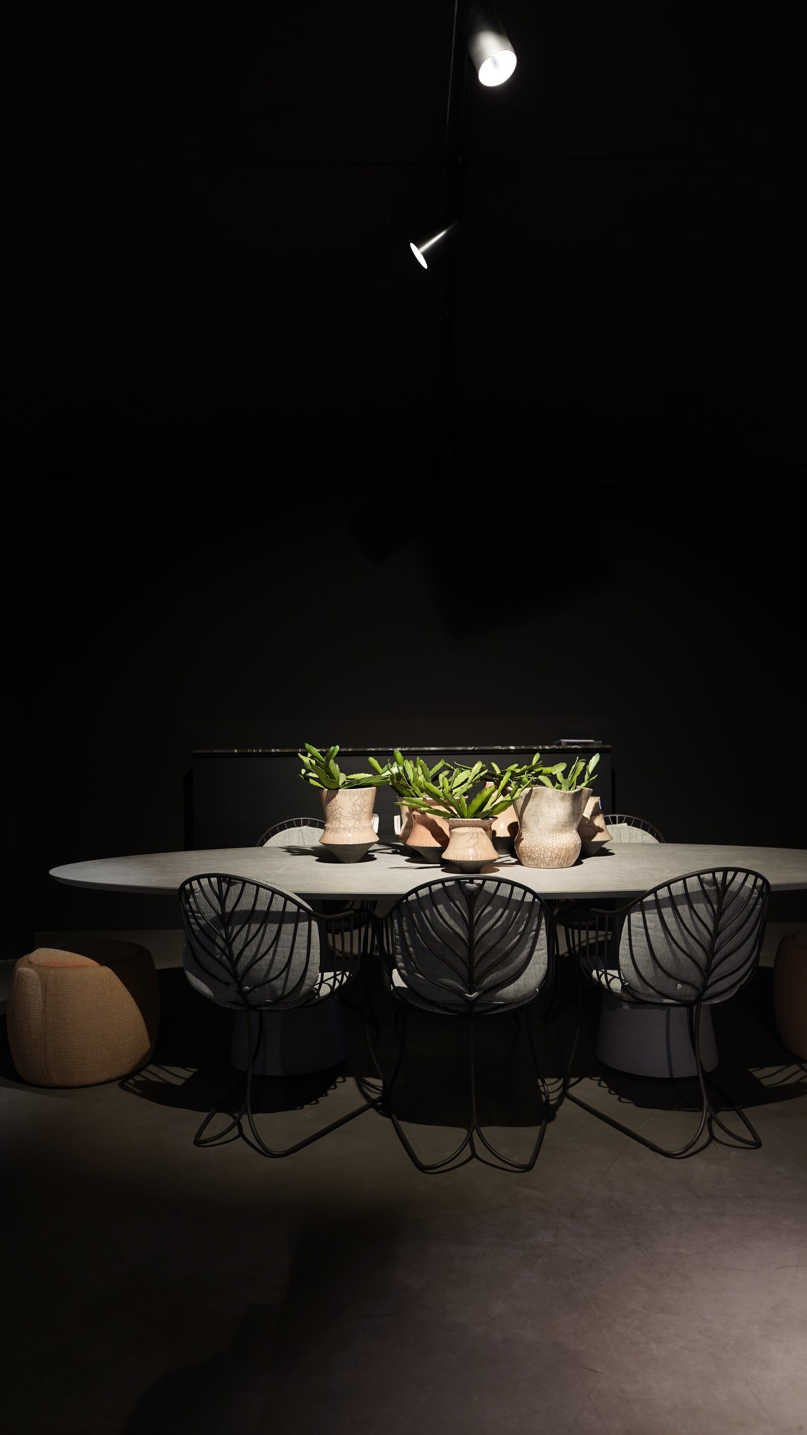 Royal Botania	- Conix dining table