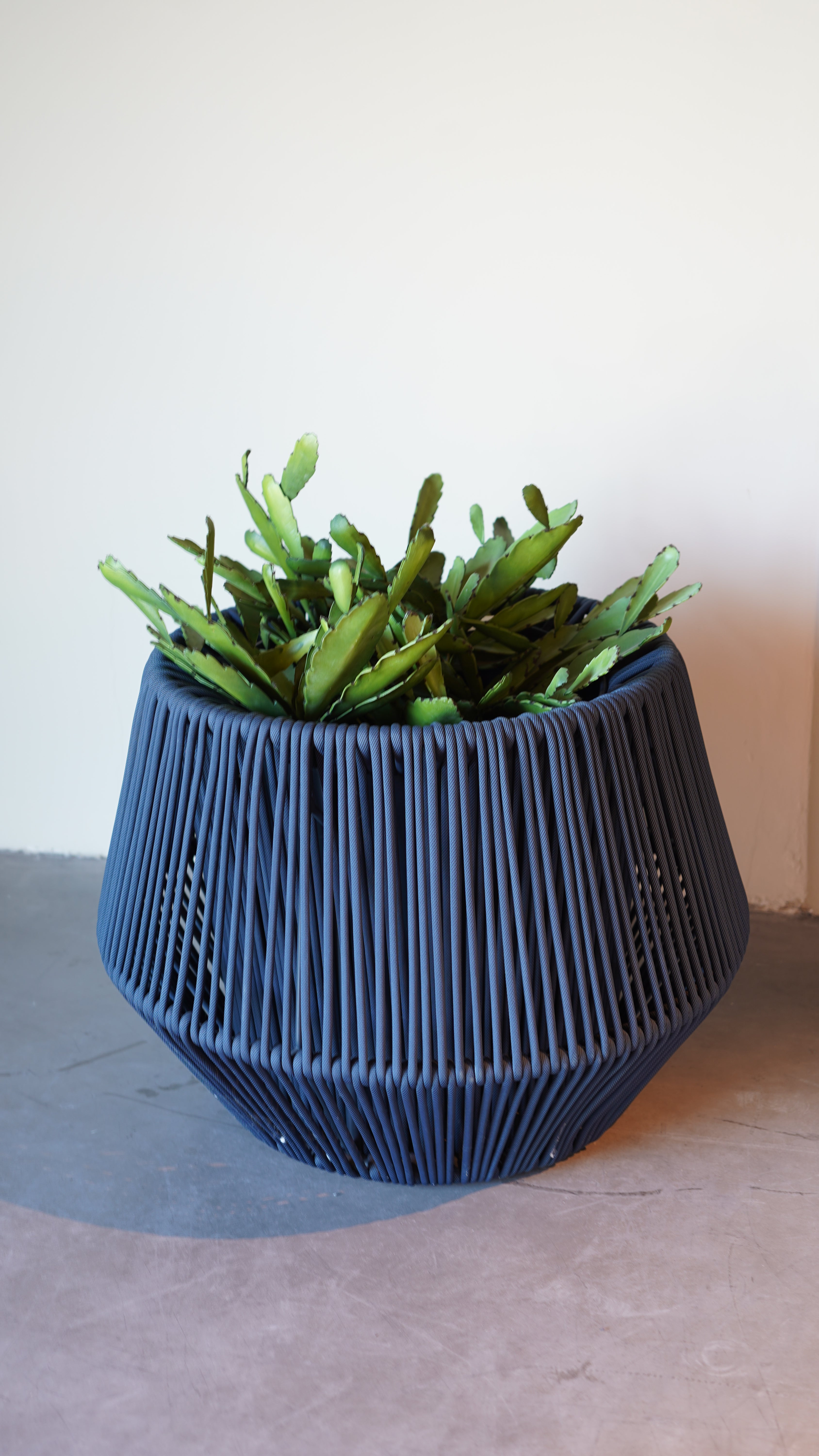 Kettal - Zigzag planter M