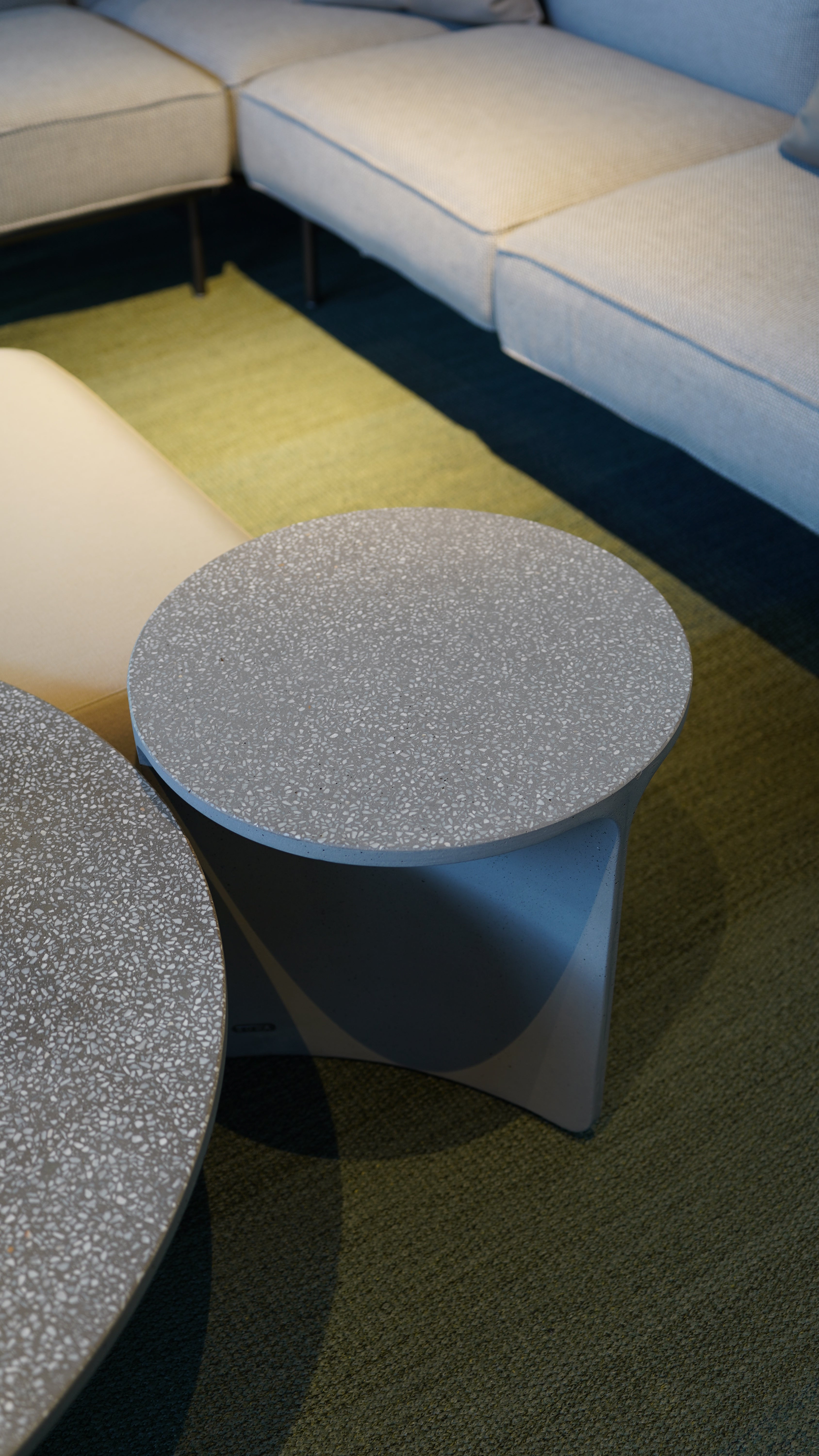 Roda - Aspic 001 Sidetable