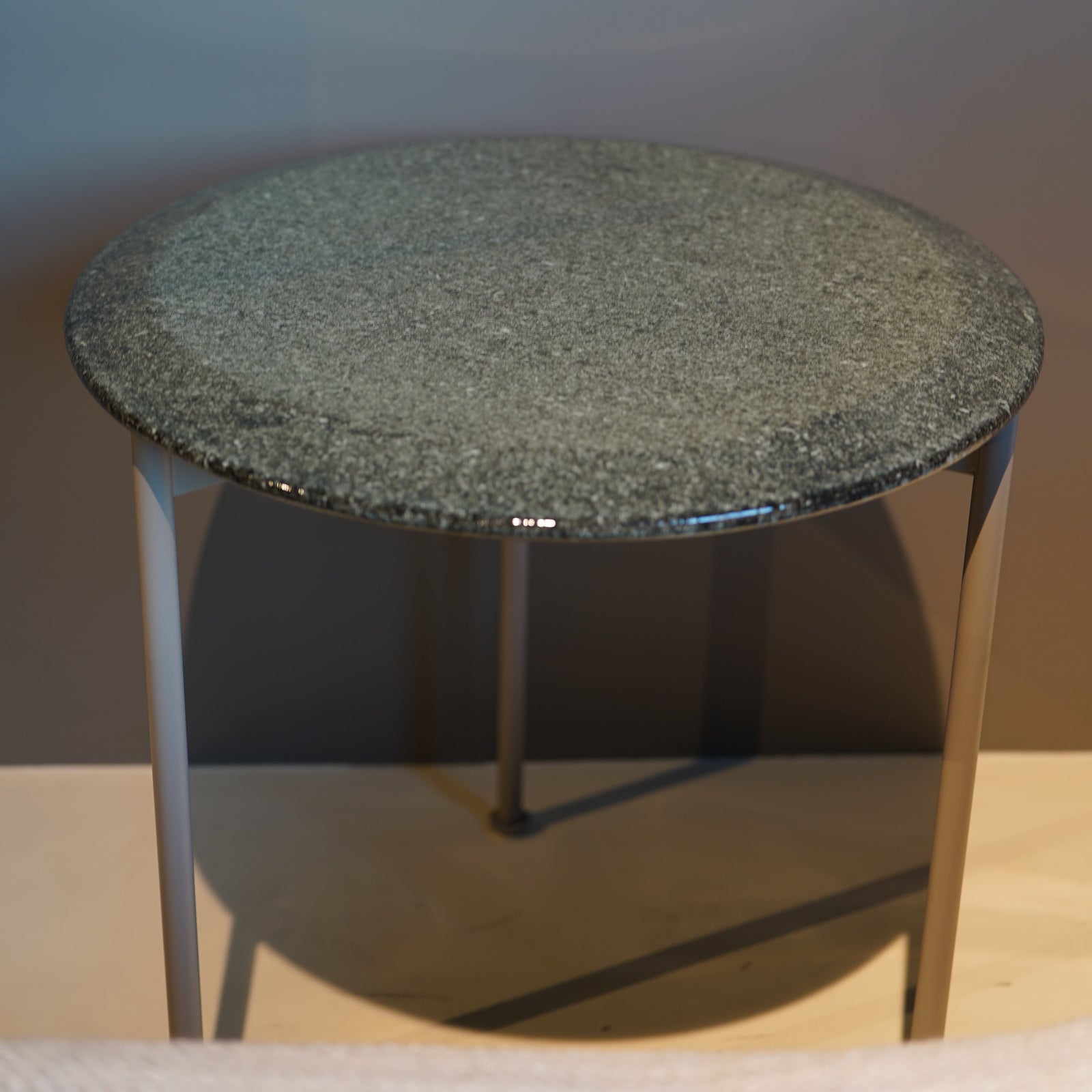 B&B Italia - Borea round small table dia. 42,5 cm.