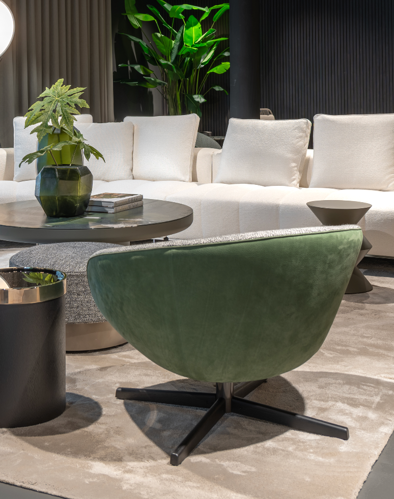 Minotti - Russel armchair Swivel set van 2st.